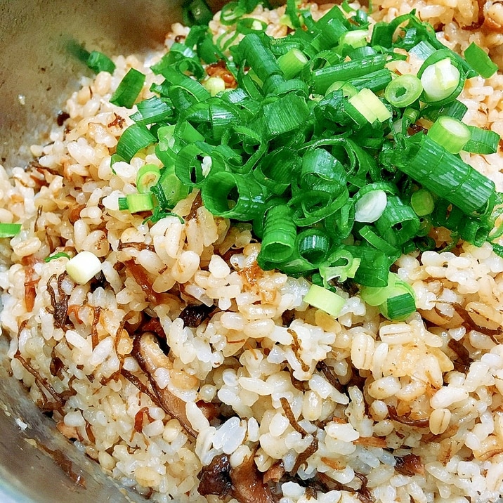 缶詰をつかって!角煮ともずくの炊き込みごはん